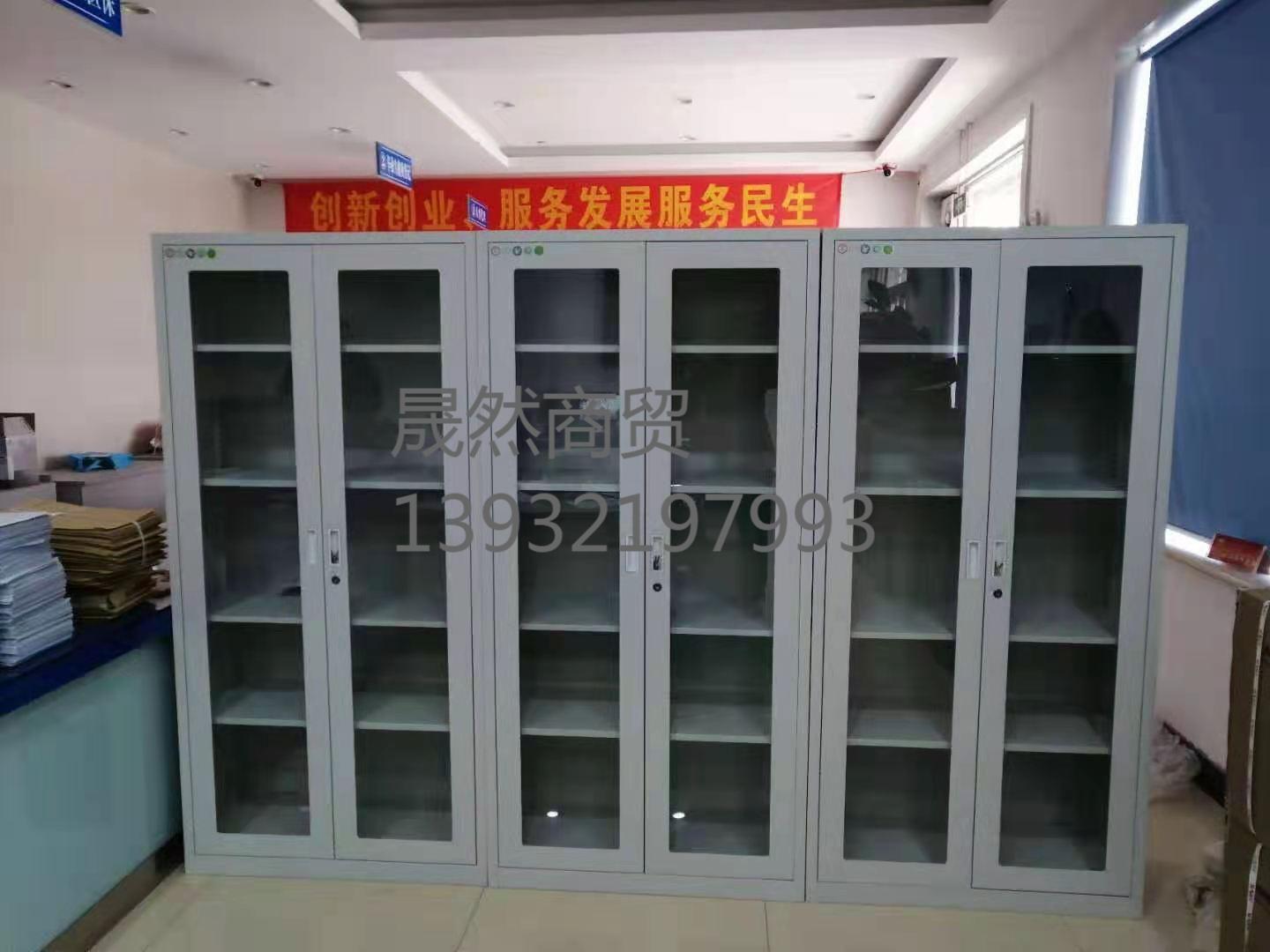 整體玻璃文件柜.jpg